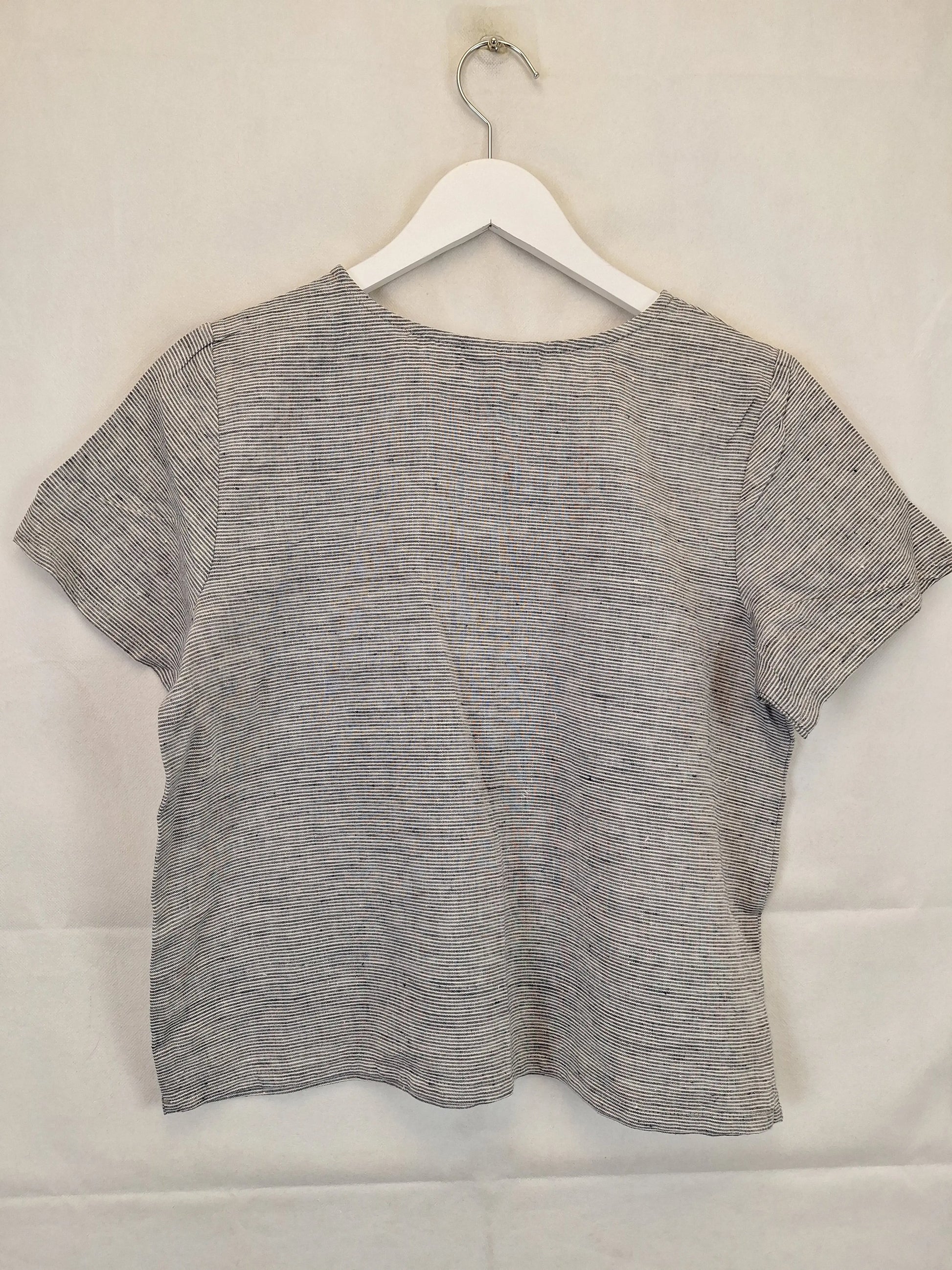 Bilboa Striped Boxy Causal Top Size M by SwapUp-Online Second Hand Store-Online Thrift Store