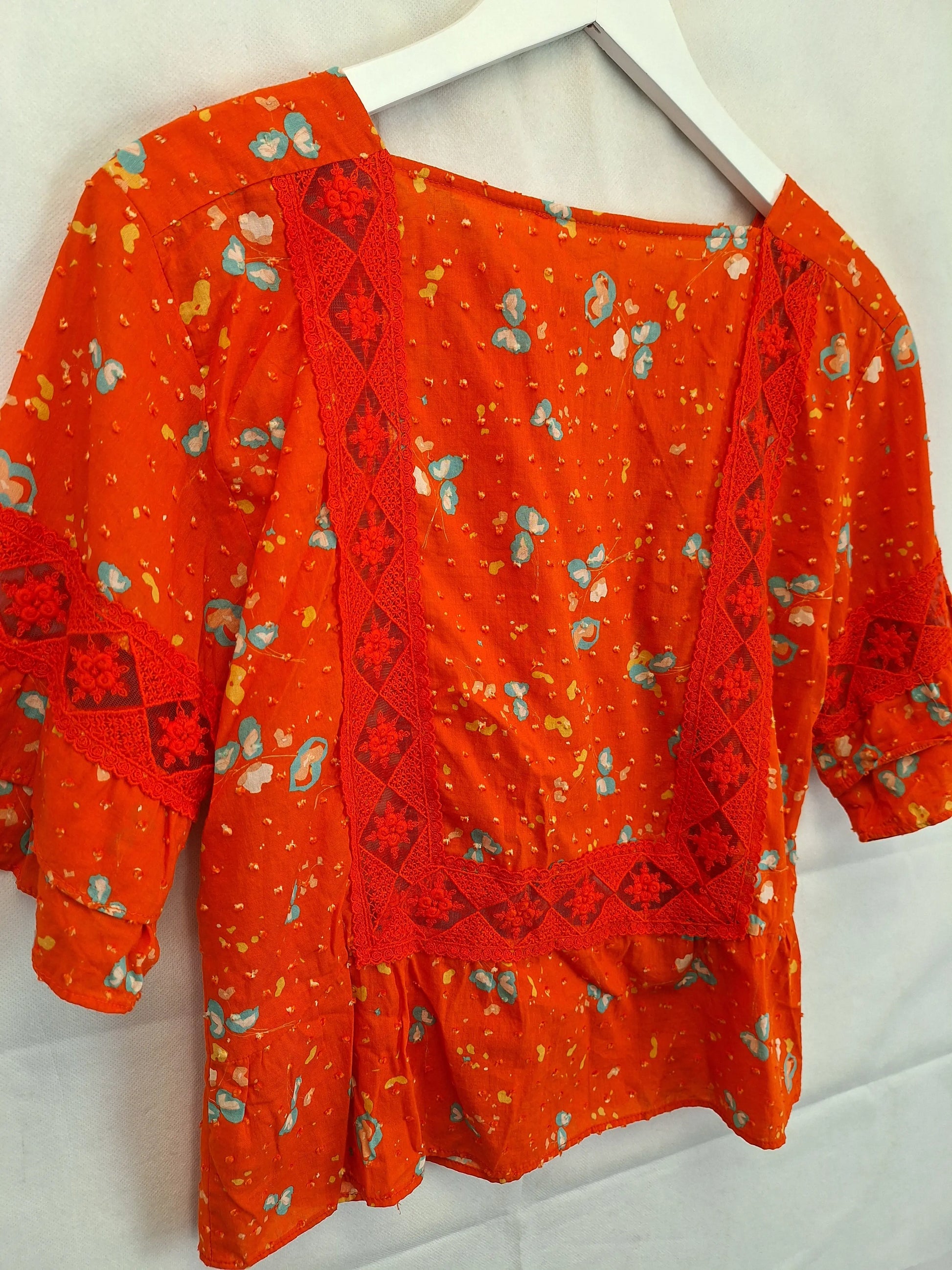 Catherine Murphy Lace Trimmed Printed Top Size 8 by SwapUp-Online Second Hand Store-Online Thrift Store