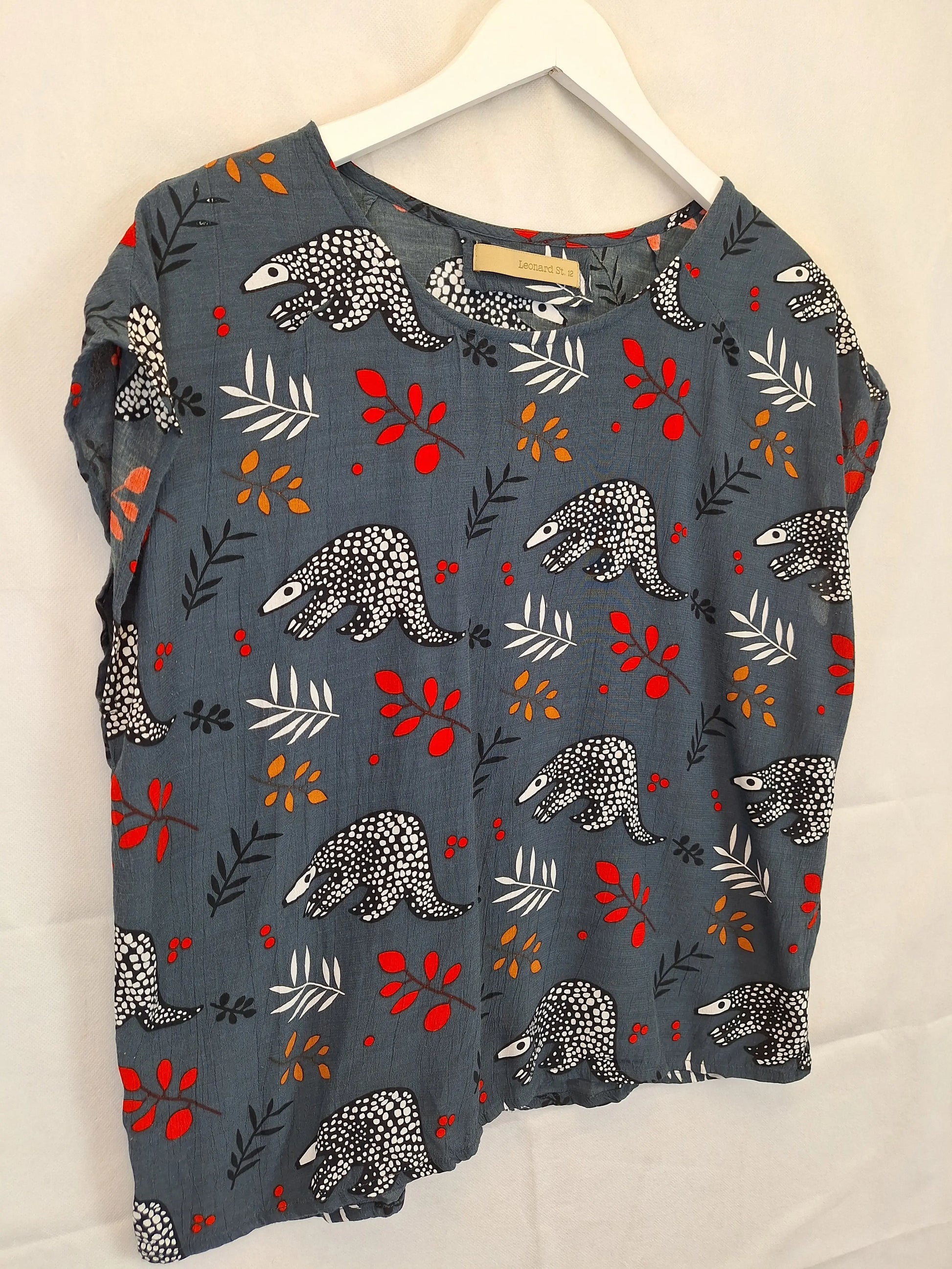 Leonard St Botanic Relaxed Essential Top Size 12 by SwapUp-Online Second Hand Store-Online Thrift Store