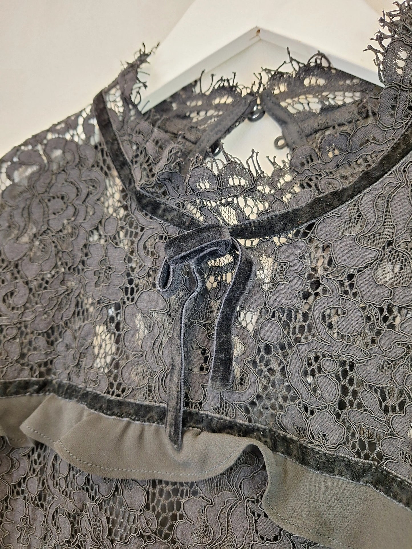 Review Stylish High Neck Lace Top Size 14 by SwapUp-Online Second Hand Store-Online Thrift Store