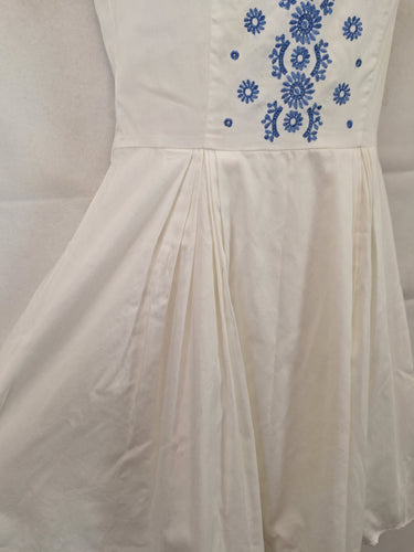 Review Embroidered Spring Holiday Dress Size 8 by SwapUp-Online Second Hand Store-Online Thrift Store