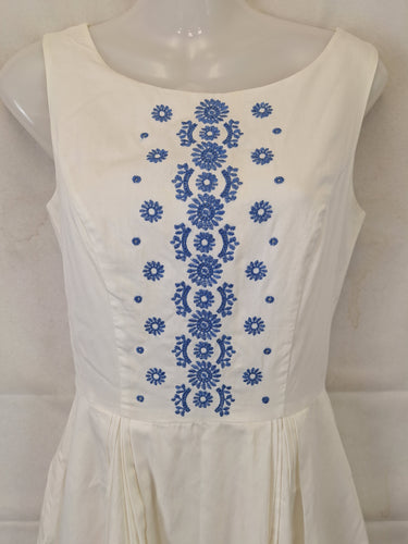 Review Embroidered Spring Holiday Dress Size 8 by SwapUp-Online Second Hand Store-Online Thrift Store