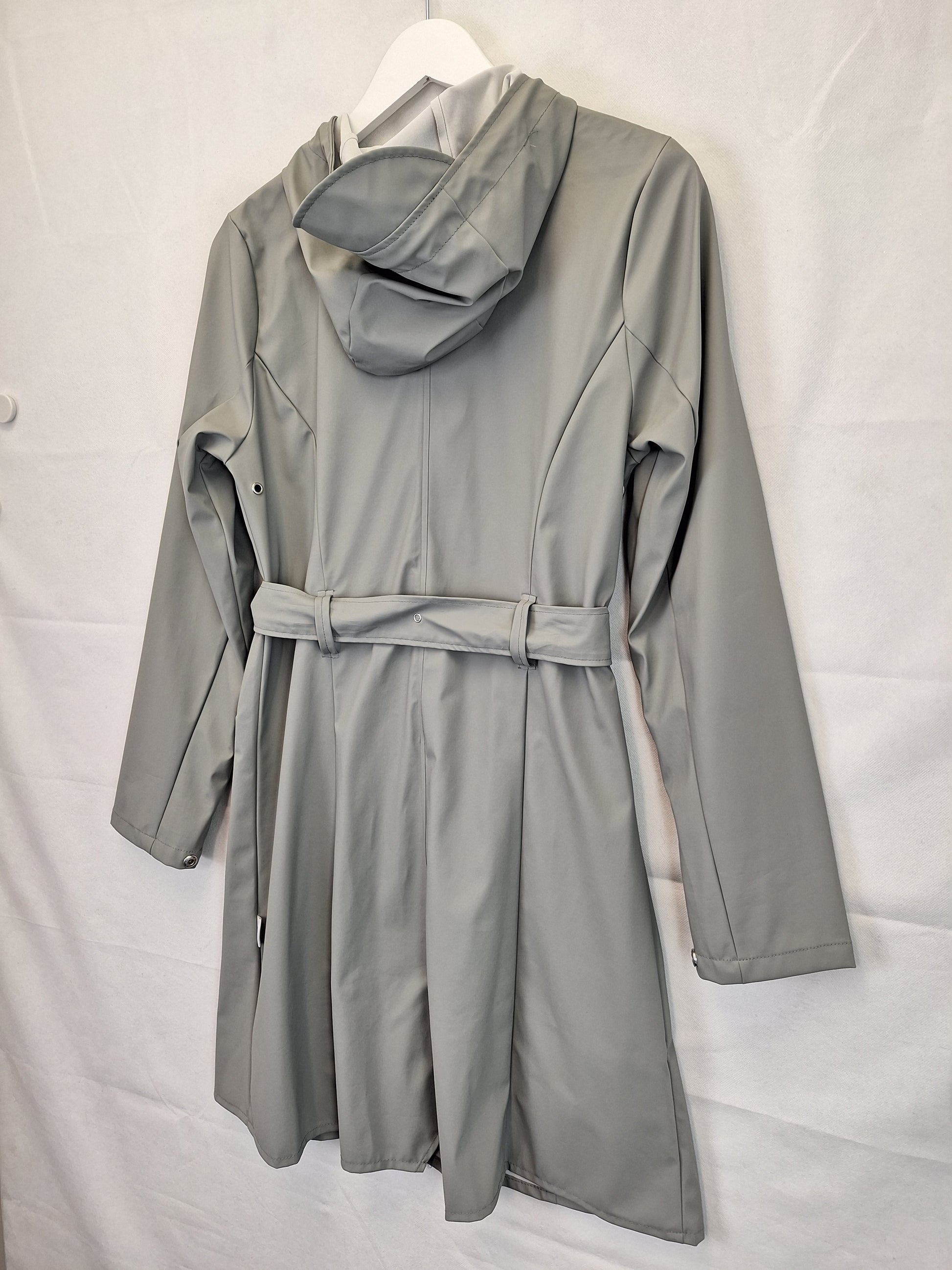 Rains Ultimate Rain Coat Size XXS by SwapUp-Online Second Hand Store-Online Thrift Store
