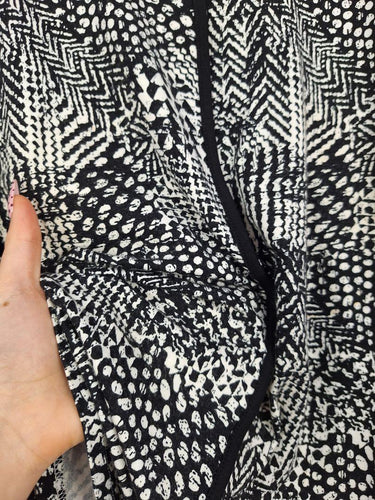 Maglia Scooped Casual Patterned Top Size 20 by SwapUp-Online Second Hand Store-Online Thrift Store
