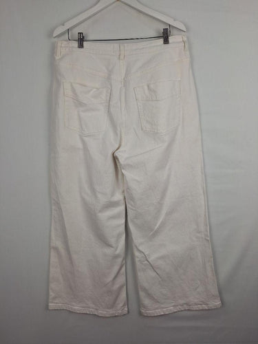 Witchery White Straight Leg Denim Pants Size 16 by SwapUp-Online Second Hand Store-Online Thrift Store