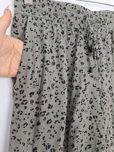 Decjuba Flowy Khaki Cheeta Print Jeans Size S by SwapUp-Online Second Hand Store-Online Thrift Store