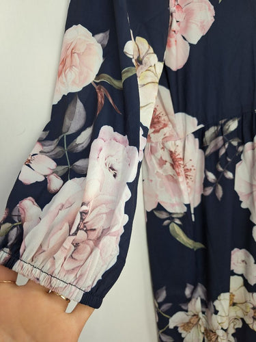 Second-Hand - Lorraine Floaty Blooms Gathered Midi Dress Size 16 - SwapUp