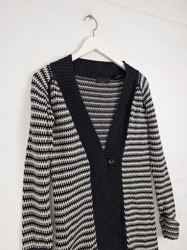 Second-Hand - Oxford Striped Cotton Knit Cardigan Size 8 - SwapUp