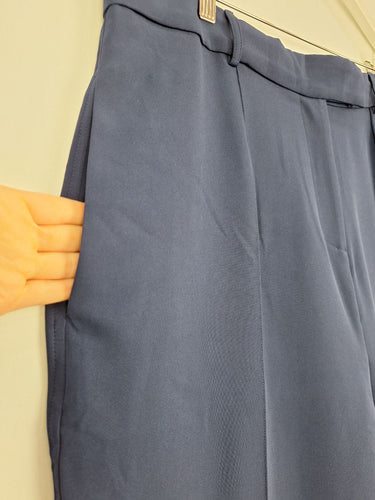 Second-Hand - Showpo Navy Blue Pin Pleat Suit Pants Size 20 - SwapUp