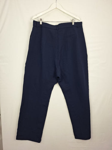 Second-Hand - Showpo Navy Blue Pin Pleat Suit Pants Size 20 - SwapUp