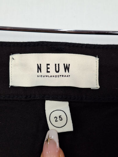 Second-Hand - Neuw Jet Black Marilyn Skinny Jeans Size 6 - SwapUp