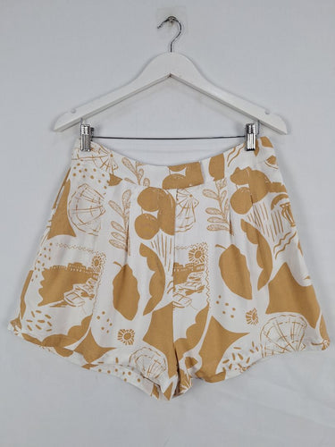 Second-Hand - Delilah Tropical Resort Pleated Shorts Size 10 - SwapUp
