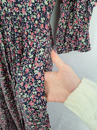 Second-Hand - Boho Pretty Gathered Floral Midi Dress Size S - SwapUp