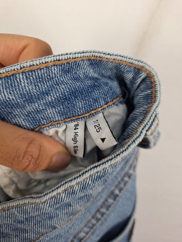 Second-Hand - Abrand 90's High Slim Jeans Size 6 - SwapUp