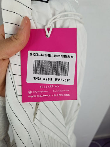 Second-Hand - Runaway White Pinstripe Blazer Dress Size XS - SwapUp