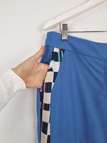 Second-Hand - Lisa Ho Blue Pure Wool and Silk Side Graphic Pants Size 10 - SwapUp