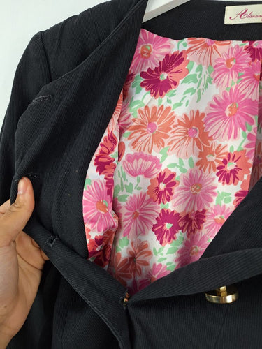 Second-Hand - Tailored Washed Black Feature Button Alannah Hill Jacket Size 6 - SwapUp