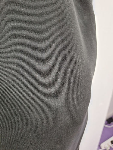Second-Hand - Everlane Everyday Relaxed Cargo Pants Size 8 - SwapUp