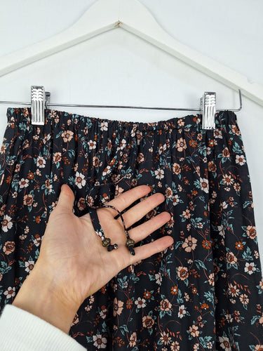 Second-Hand - Bohemian Floaty Midi Skirt Size - SwapUp