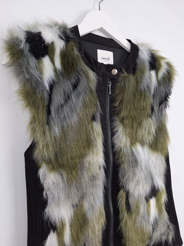 Second-Hand - Seed Green Spotted Faux Fur Vest Size 8 - SwapUp
