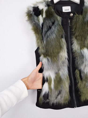 Second-Hand - Seed Green Spotted Faux Fur Vest Size 8 - SwapUp