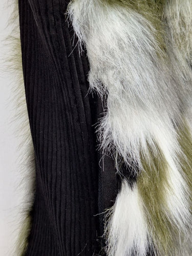 Second-Hand - Seed Green Spotted Faux Fur Vest Size 8 - SwapUp