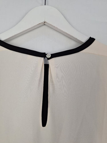 Second-Hand - Veronika Maine Cream Panelled Blouse Size 6 - SwapUp