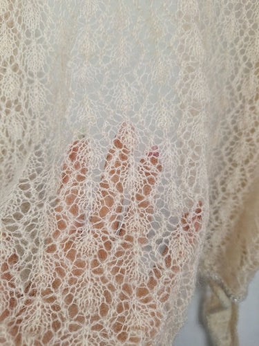 Second-Hand - David Lawrence Dainty Knit Tie Cream Cardigan Size S - SwapUp