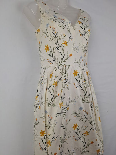 Second-Hand - Cue Cream Flower Plunge Neck Mini Dress Size 6 - SwapUp