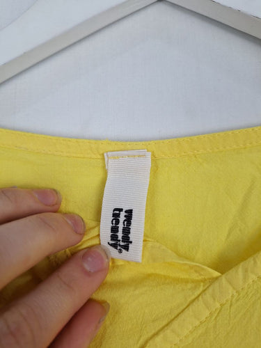 Second-Hand - Wendy Trendy Lemon Cotton Panelled Top Size 16 - SwapUp