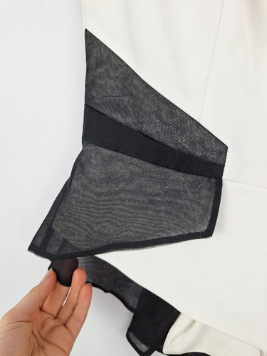 Second-Hand - Cue Fitted B&W Peplum Blouse Size 12 - SwapUp