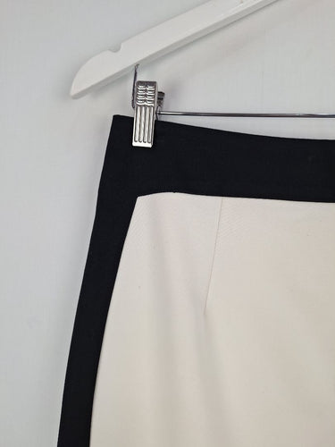 Second-Hand - Cue B&W Fitted Pencil Skirt Size 12 - SwapUp