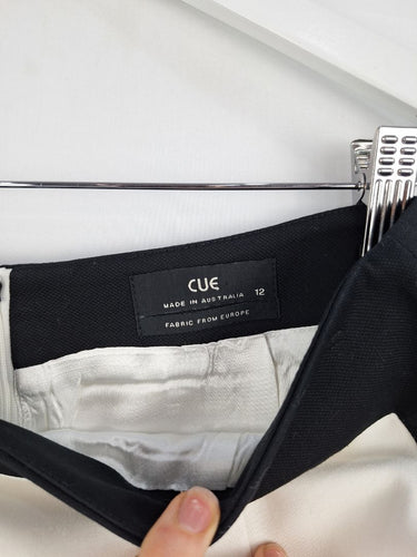 Second-Hand - Cue B&W Fitted Pencil Skirt Size 12 - SwapUp