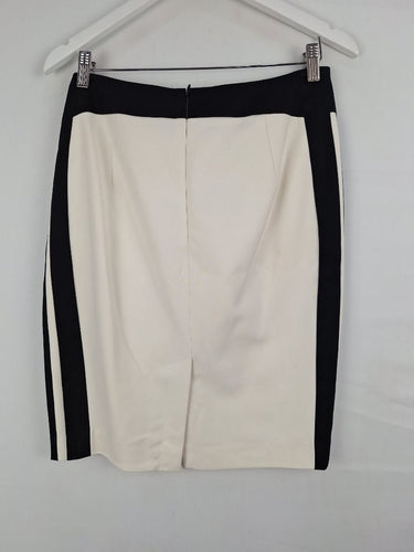 Second-Hand - Cue B&W Fitted Pencil Skirt Size 12 - SwapUp