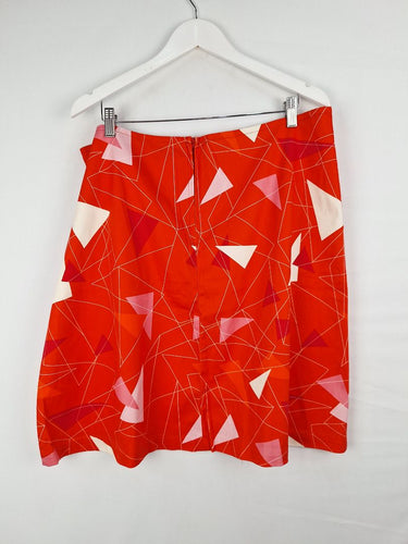 Second-Hand - Essaye Red Triangular Pattern Midi Skirt Size XXXL - SwapUp