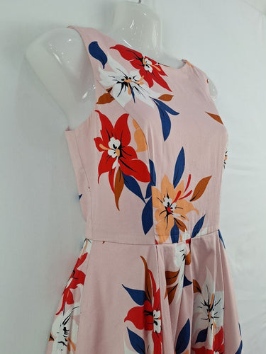 Second-Hand - Cue Musk Floral Pleated Midi Dress Size 8 - SwapUp