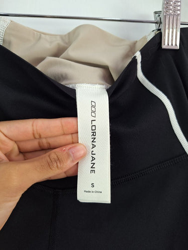 Second-Hand - Lorna Jane Two Tone Overlocked Exercise Shorts Size S - SwapUp