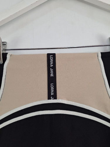 Second-Hand - Lorna Jane Two Tone Overlocked Exercise Shorts Size S - SwapUp