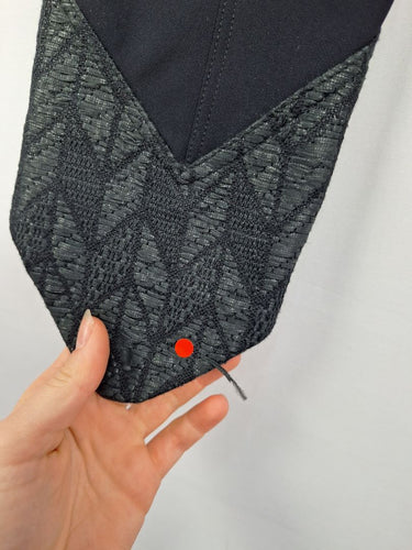 Second-Hand - Manning Cartell Woven Diamond Tailored Pants Size 8 - SwapUp