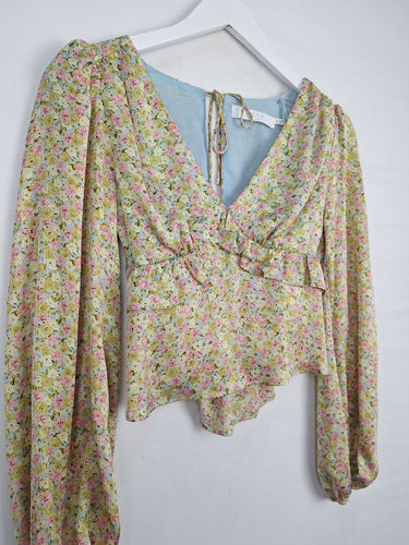 Second-Hand - ASTR Spring Princess Floaty Top Size XS - SwapUp