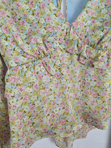 Second-Hand - ASTR Spring Princess Floaty Top Size XS - SwapUp