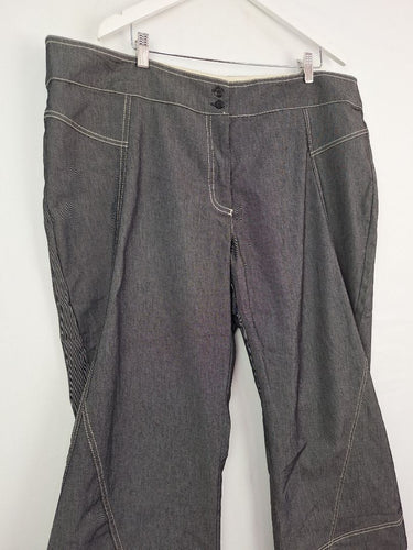 Second-Hand - Taking Shape Grey Mid Weight Contrast Stitch Capri Pants Size 22 - SwapUp