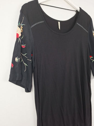 Second-Hand - Grab Denim Asymmetrical Embroidered Sleeve Top Size 6 - SwapUp