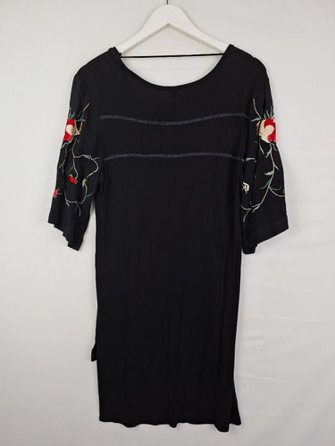 Second-Hand - Grab Denim Asymmetrical Embroidered Sleeve Top Size 6 - SwapUp