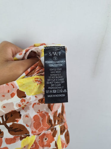 Second-Hand - S/W/F Bright Florals Tapered Pants Size S - SwapUp