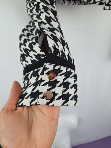Second-Hand - Lovers and Friends Houndstooth Cropped Blazer Style Jacket Size S - SwapUp