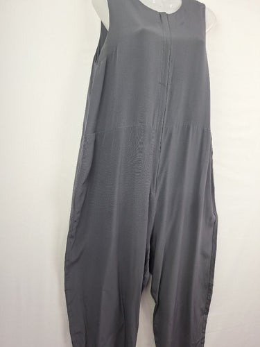 Second-Hand - Assorted Brands Effortless Steele Zip Up Jumpsuit Size M - SwapUp