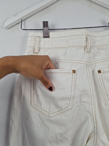 Second-Hand - GOELIA White Contrast Stitch Straight Jeans Size 8 - SwapUp