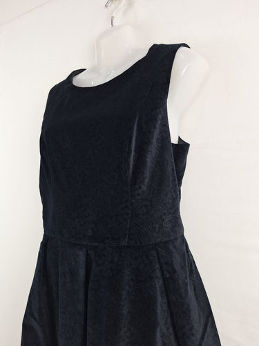 Second-Hand - Cue Midnight Velvet Paisley Midi Dress Size 14 - SwapUp
