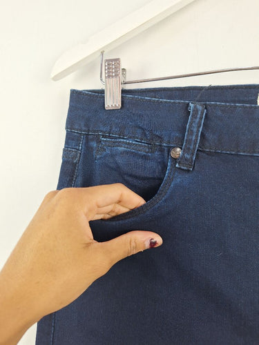 Second-Hand - New London Jeans Dark Indigo Fringe Hem Jeans Size 14 - SwapUp